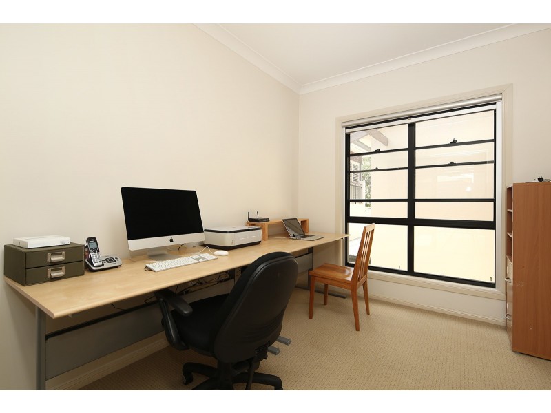 17 Burns Street, Indooroopilly QLD 4068