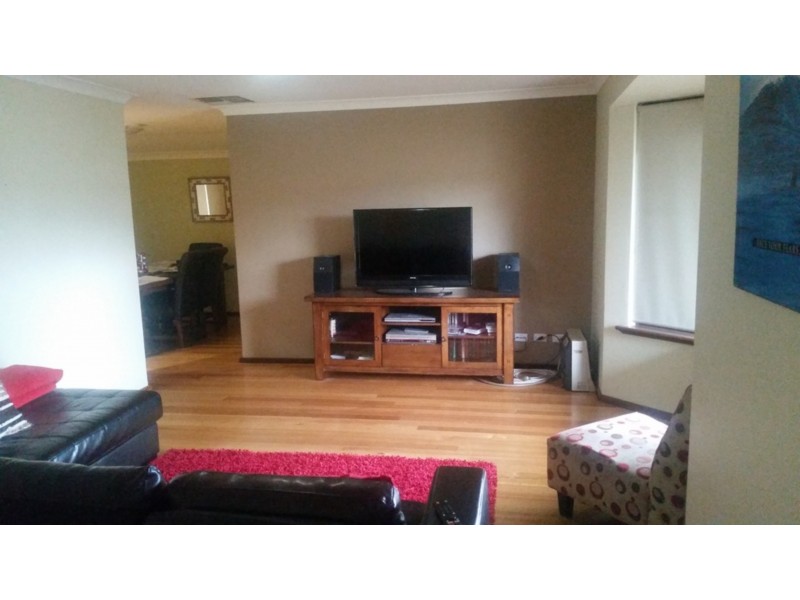 18 Marlowe Place, Munster WA 6166