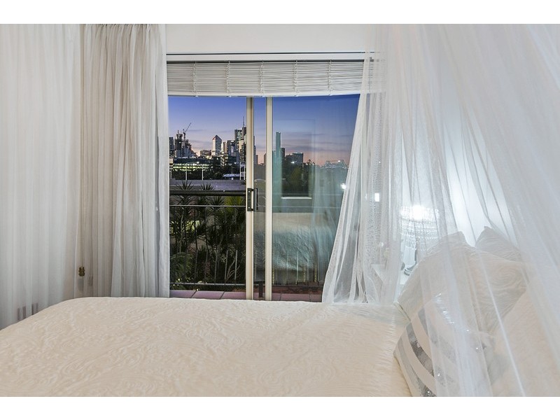 18/50 Lower River Terrace, South Brisbane QLD 4101