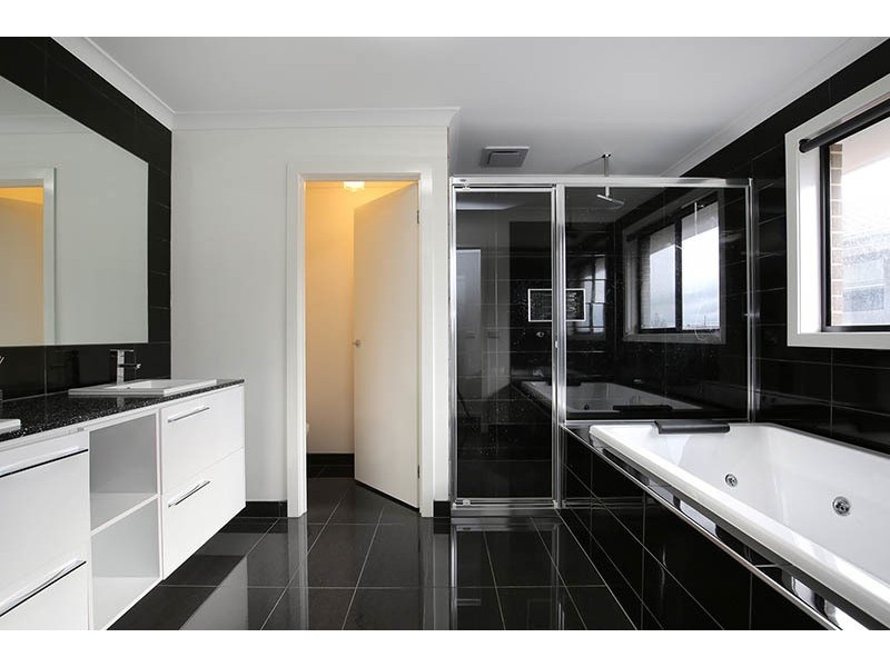 12 Sun Orchid Drive, Pakenham VIC 3810