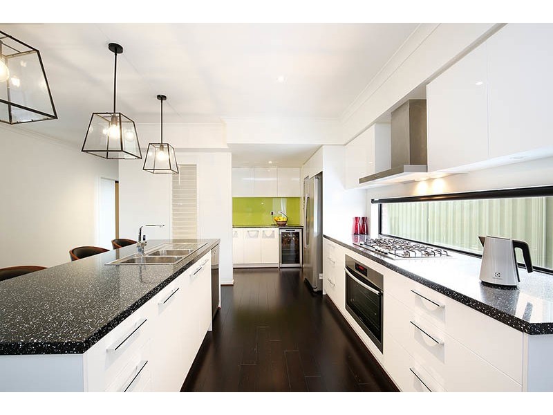 12 Sun Orchid Drive, Pakenham VIC 3810