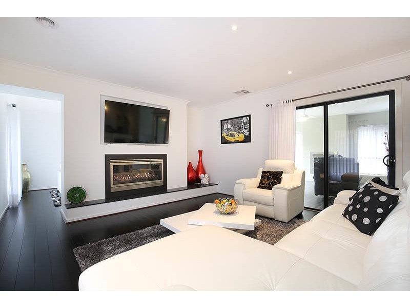 12 Sun Orchid Drive, Pakenham VIC 3810