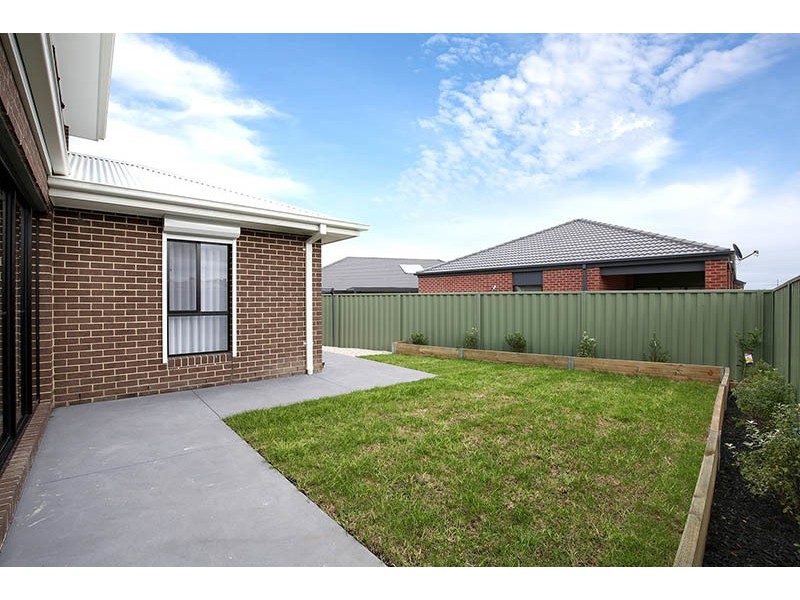 12 Sun Orchid Drive, Pakenham VIC 3810
