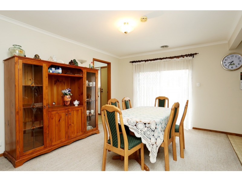 4/51  Station Road, Melton South VIC 3338