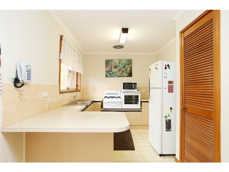 4/51  Station Road, Melton South VIC 3338