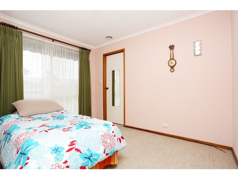 4/51  Station Road, Melton South VIC 3338