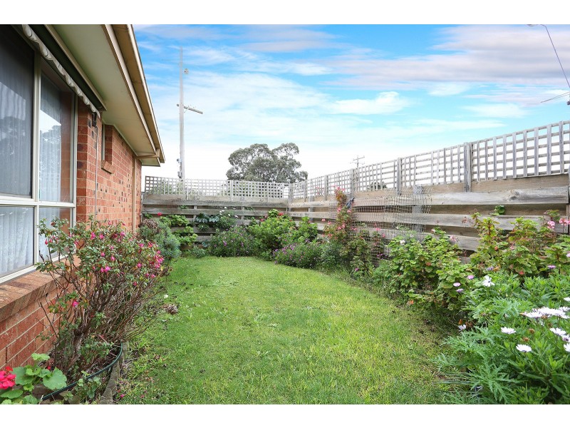 4/51  Station Road, Melton South VIC 3338