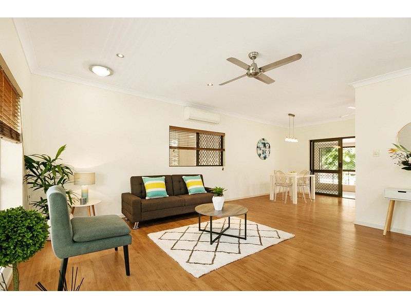 20 Banksia Street, Mooroobool QLD 4870