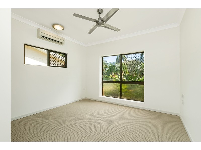 20 Banksia Street, Mooroobool QLD 4870