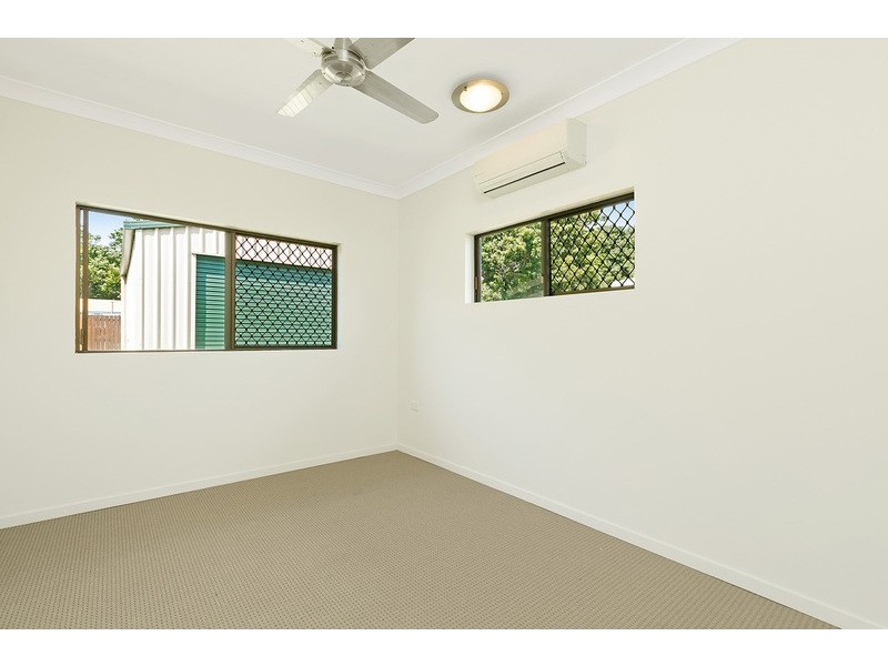 20 Banksia Street, Mooroobool QLD 4870