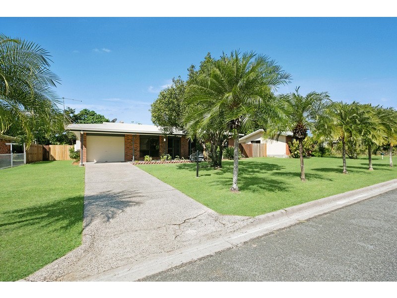 20 Banksia Street, Mooroobool QLD 4870