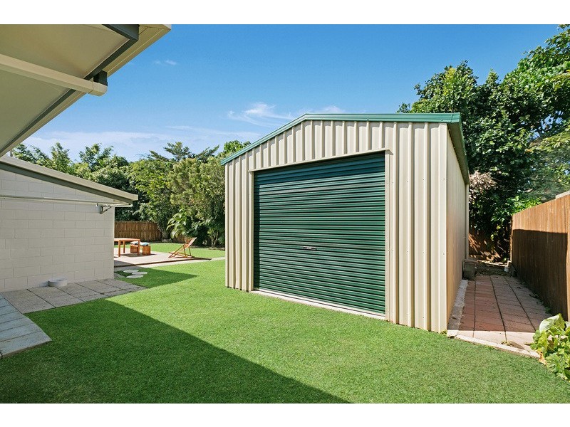 20 Banksia Street, Mooroobool QLD 4870