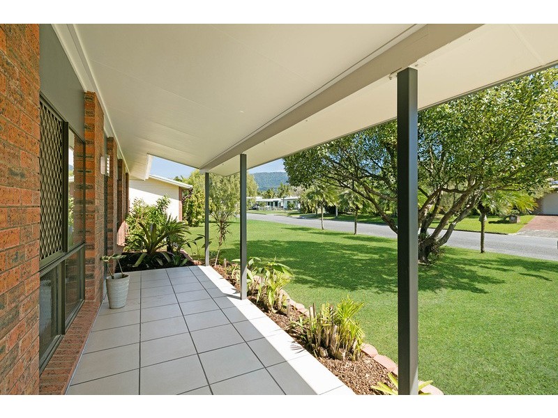 20 Banksia Street, Mooroobool QLD 4870