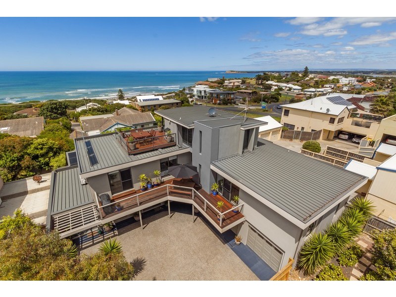 2/100 Dare Street, Ocean Grove VIC 3226