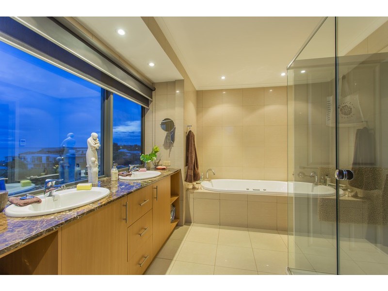 2/100 Dare Street, Ocean Grove VIC 3226