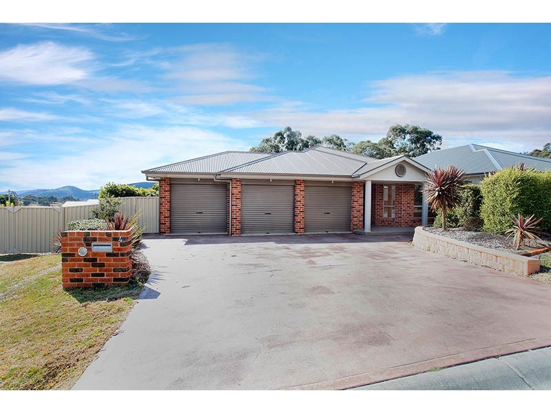 4 Munjowee Circle, Lithgow NSW 2790