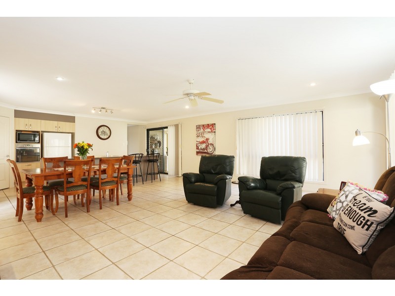 41 Spinnaker Circuit, Redland Bay QLD 4165