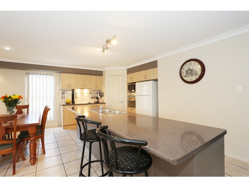 41 Spinnaker Circuit, Redland Bay QLD 4165