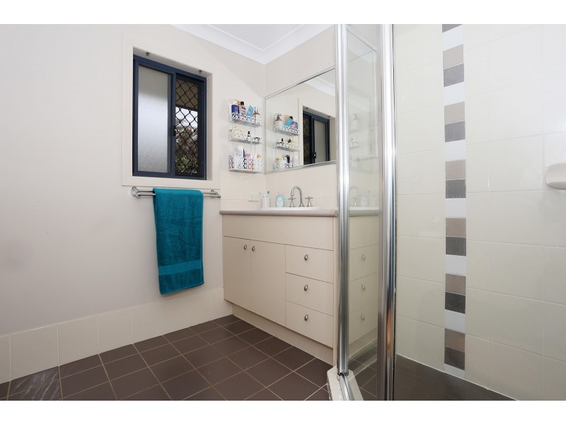 41 Spinnaker Circuit, Redland Bay QLD 4165