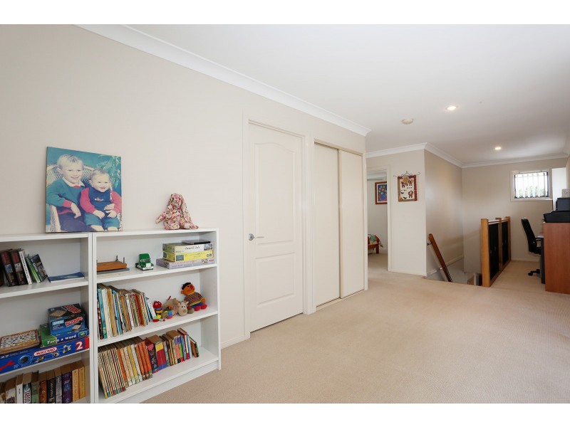 41 Spinnaker Circuit, Redland Bay QLD 4165