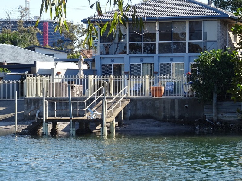 2/5 Perry Place, Biggera Waters QLD 4216