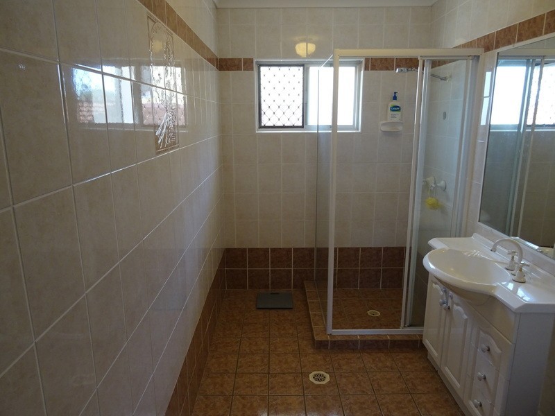 2/5 Perry Place, Biggera Waters QLD 4216