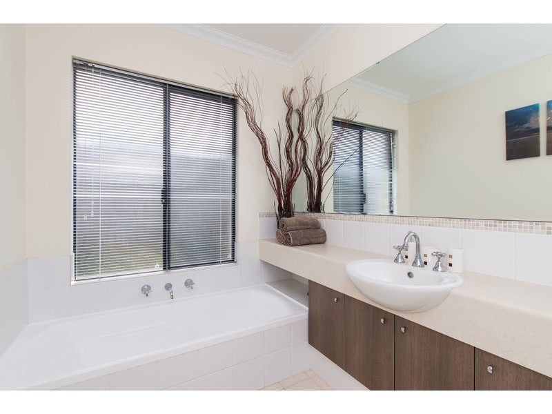 51  Neary Blvd, Aveley WA 6069