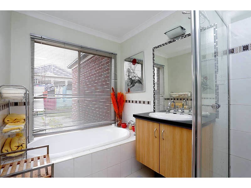 45 Chisholm Cres, Narre Warren South VIC 3805