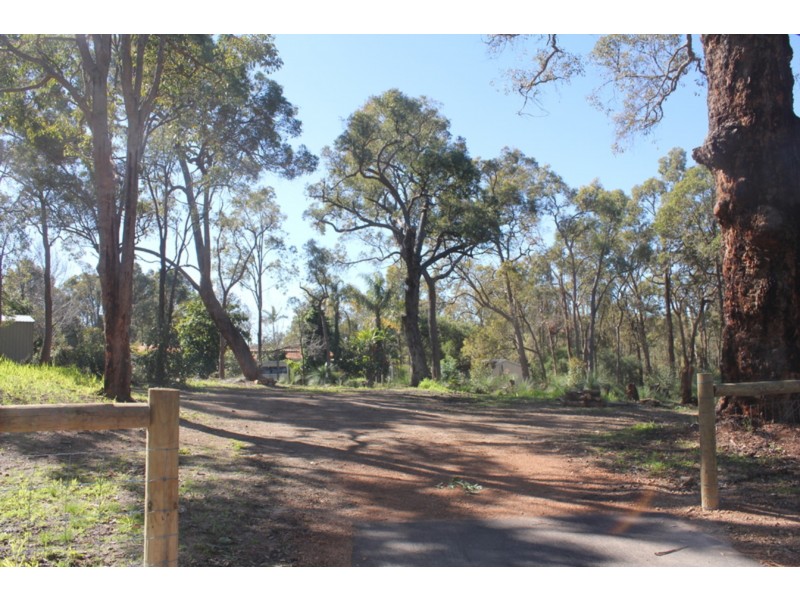 15 Magee Place, Mount Helena WA 6082