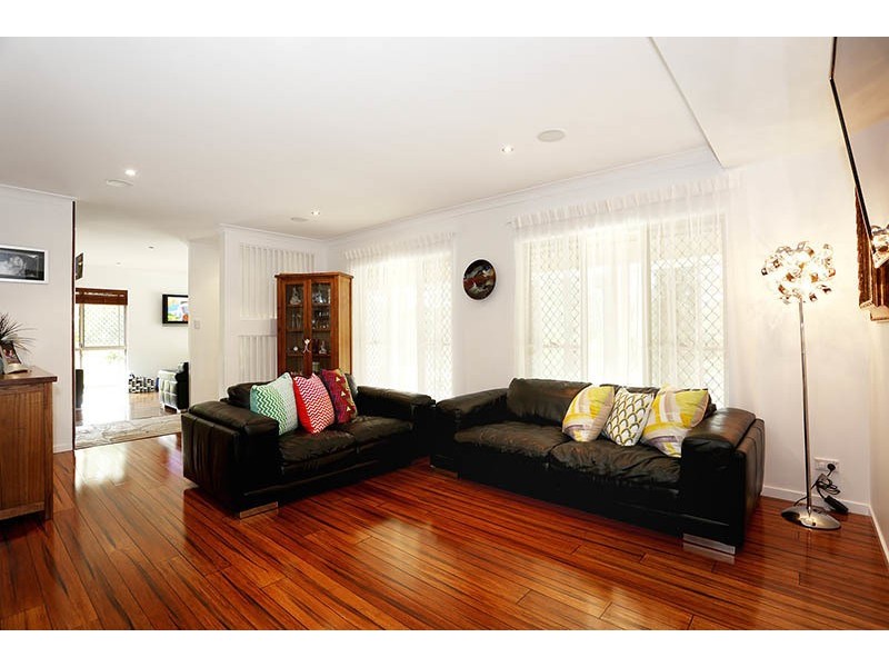 8 Foxtail Court, Tallai QLD 4213