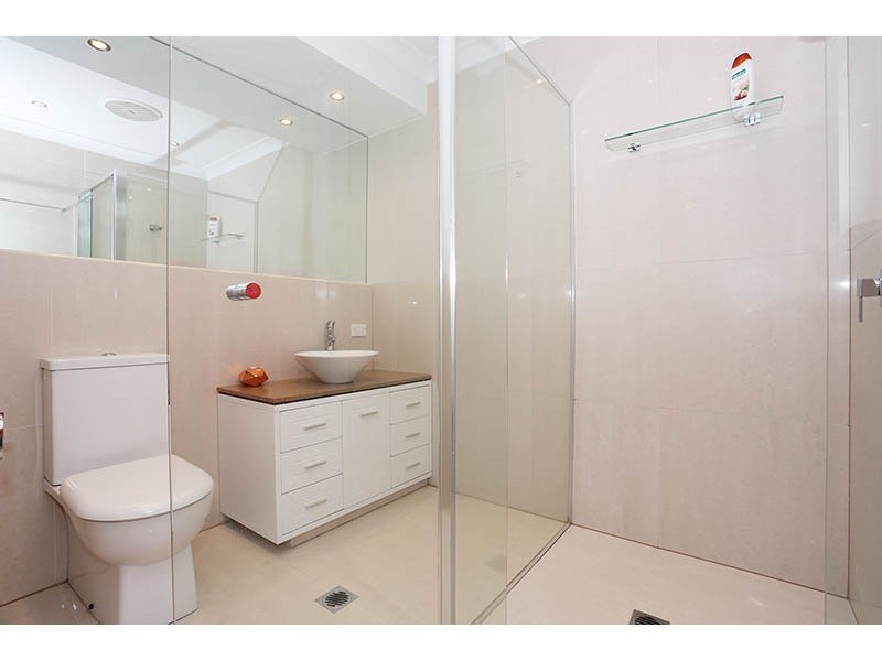 8 Foxtail Court, Tallai QLD 4213