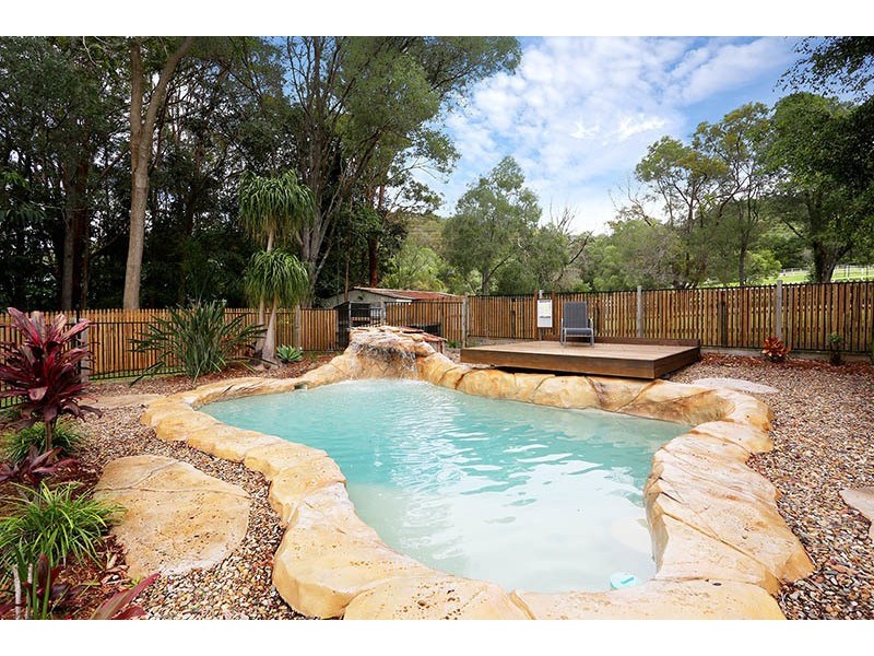 8 Foxtail Court, Tallai QLD 4213