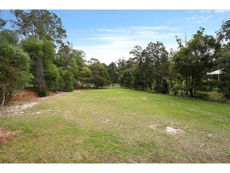 8 Foxtail Court, Tallai QLD 4213