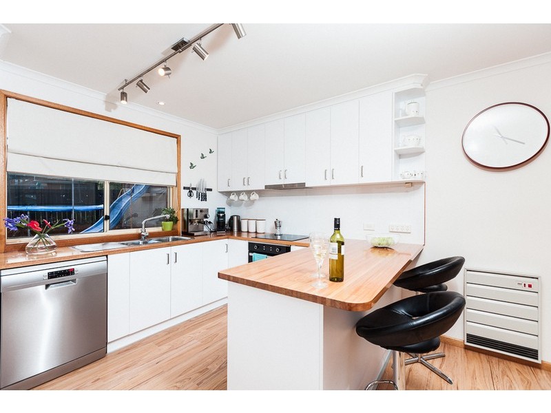 8 Eaves Court, Old Beach TAS 7017