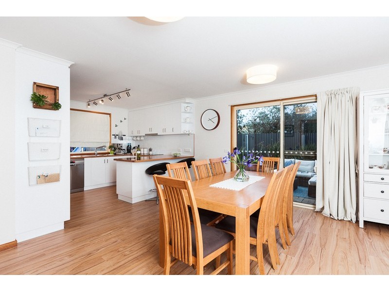8 Eaves Court, Old Beach TAS 7017
