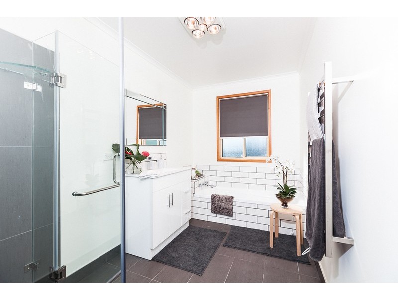 8 Eaves Court, Old Beach TAS 7017