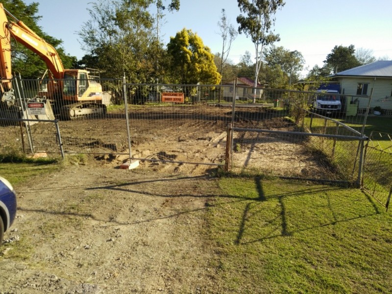 8 Mine Street, Redbank QLD 4301