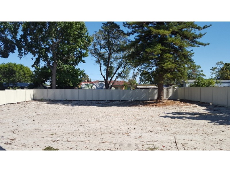 34 Lester Drive, Thornlie WA 6108