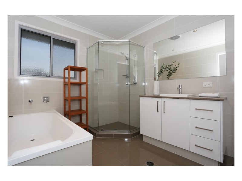 28  Huntington Drive, Maudsland QLD 4210