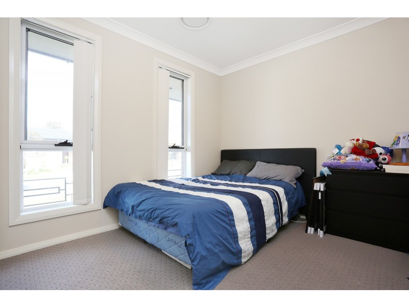 13 Grampian Avenue, Minto NSW 2566