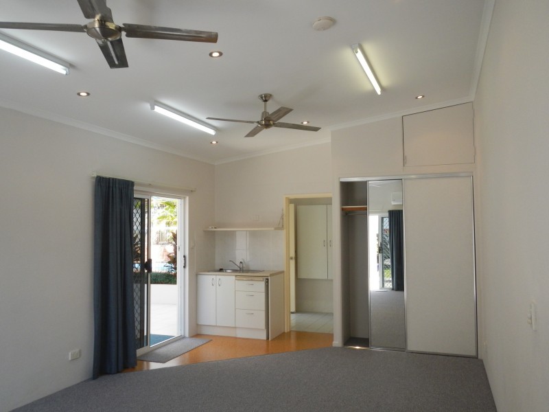 6 Clohesy Court, Kanimbla QLD 4870