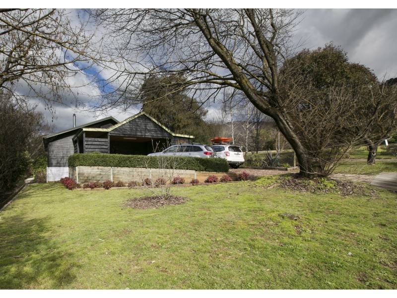 1 Cuthbert Street, Tawonga VIC 3697