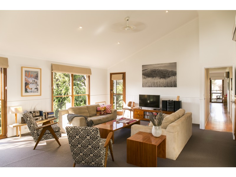 1 Cuthbert Street, Tawonga VIC 3697