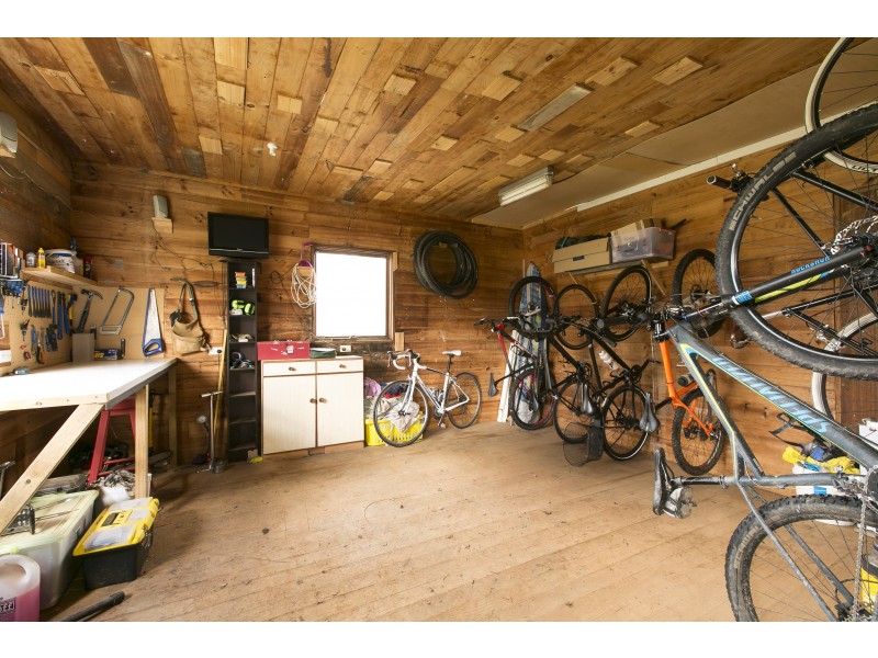 1 Cuthbert Street, Tawonga VIC 3697