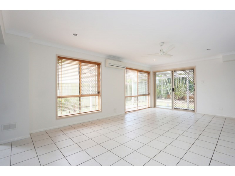 85 Oakleaf Street, Eight Mile Plains QLD 4113