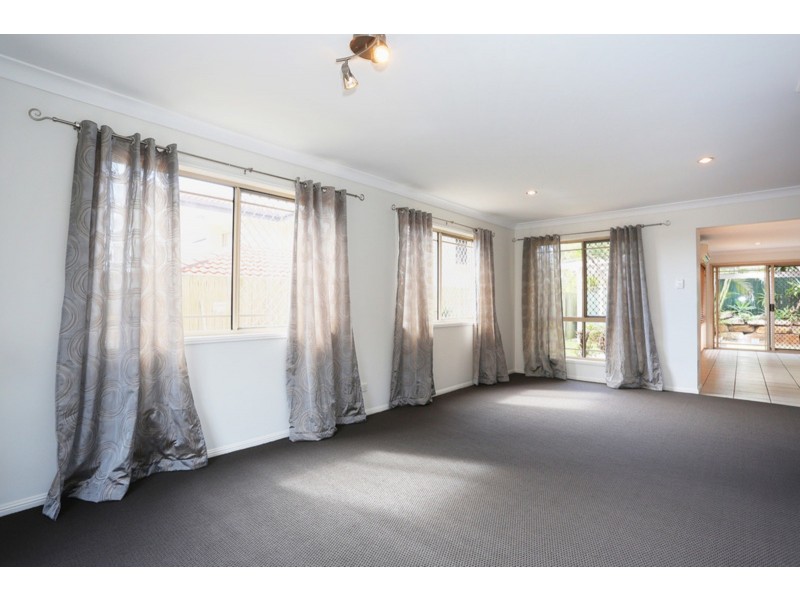 85 Oakleaf Street, Eight Mile Plains QLD 4113