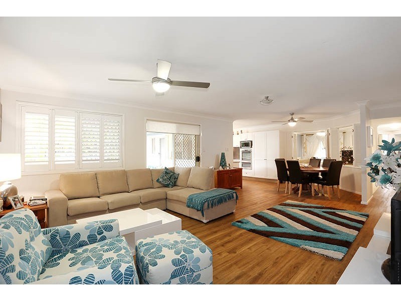 6 Shepton Crescent, Mudgeeraba QLD 4213