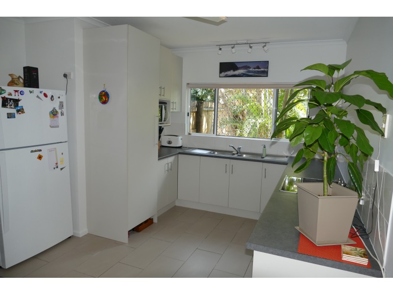 45 Bathurst Drive, Bentley Park QLD 4869