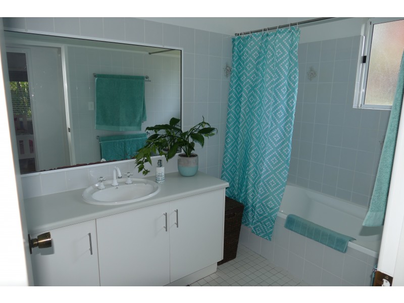 45 Bathurst Drive, Bentley Park QLD 4869