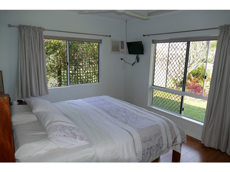 45 Bathurst Drive, Bentley Park QLD 4869